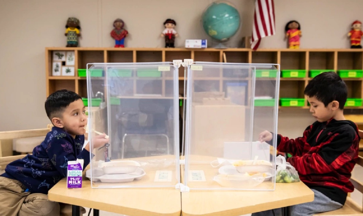 Hapja e shkollave në SHBA pritet të bëhet në muajin prill