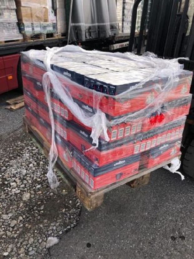 Sekuestrohen 820 kilogramë kafe të padeklaruara në Doganë