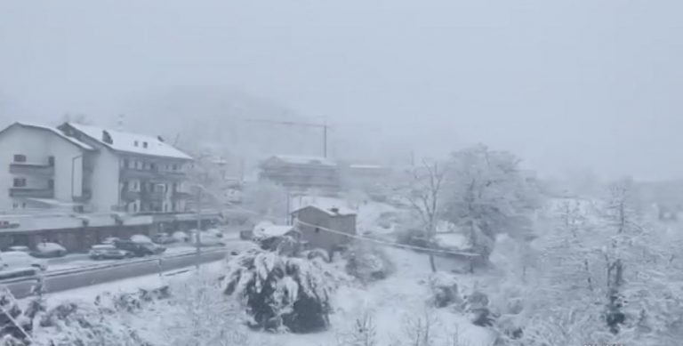 Moti i acartë mbyll shkollat në disa provinca në Itali