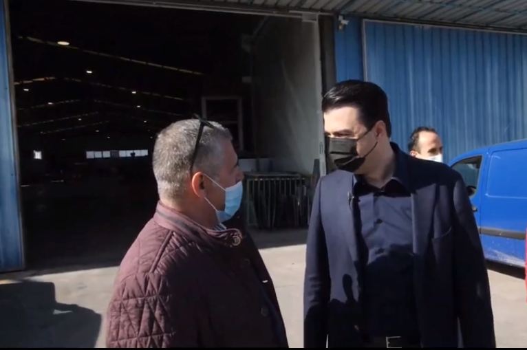 Basha takim me një biznes në Durrës: Pas 25 prillit do të keni një qeveri që punon për ju dhe jo për një grup oligarkësh