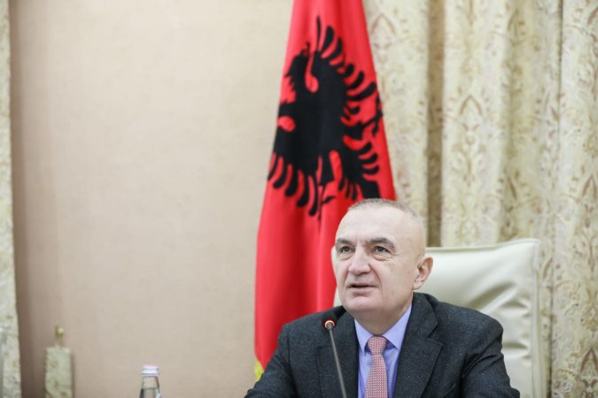 “Do vaksinohen të moshuarit që janë personalitete”, Meta: I papranueshëm “diferencimi klasor”