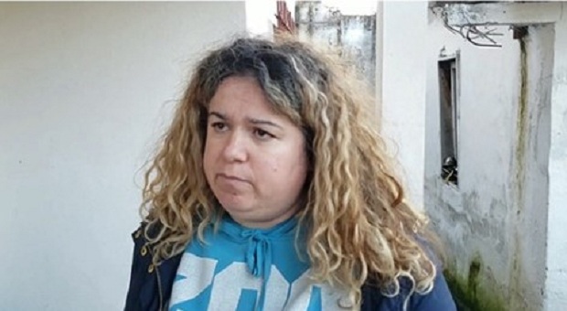 Dyshimet e motrës së punonjësit të Hipotekës që i dogjën makinën: Do të më marrë djalin…