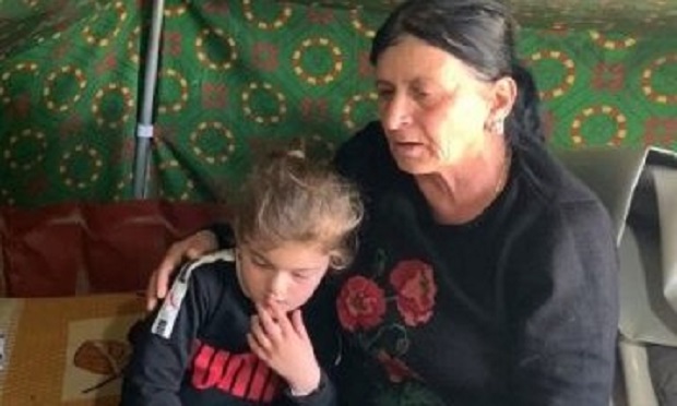 Paloka vizitoi një familje në çadër, reagon bashkia Durrës: Ja si është e vërteta!