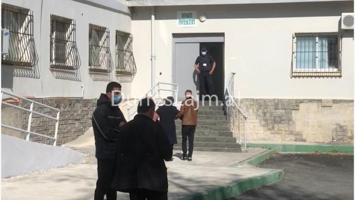 Situata në pavionin e Covid në Durrës/ Në rast fluksi, do të hapet një tjetër repart (VIDEO)