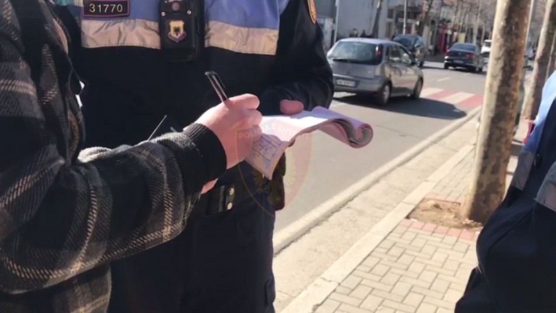 Thyen rregullat antiCovid, gjobiten 1181 qytetarë në 24 orë