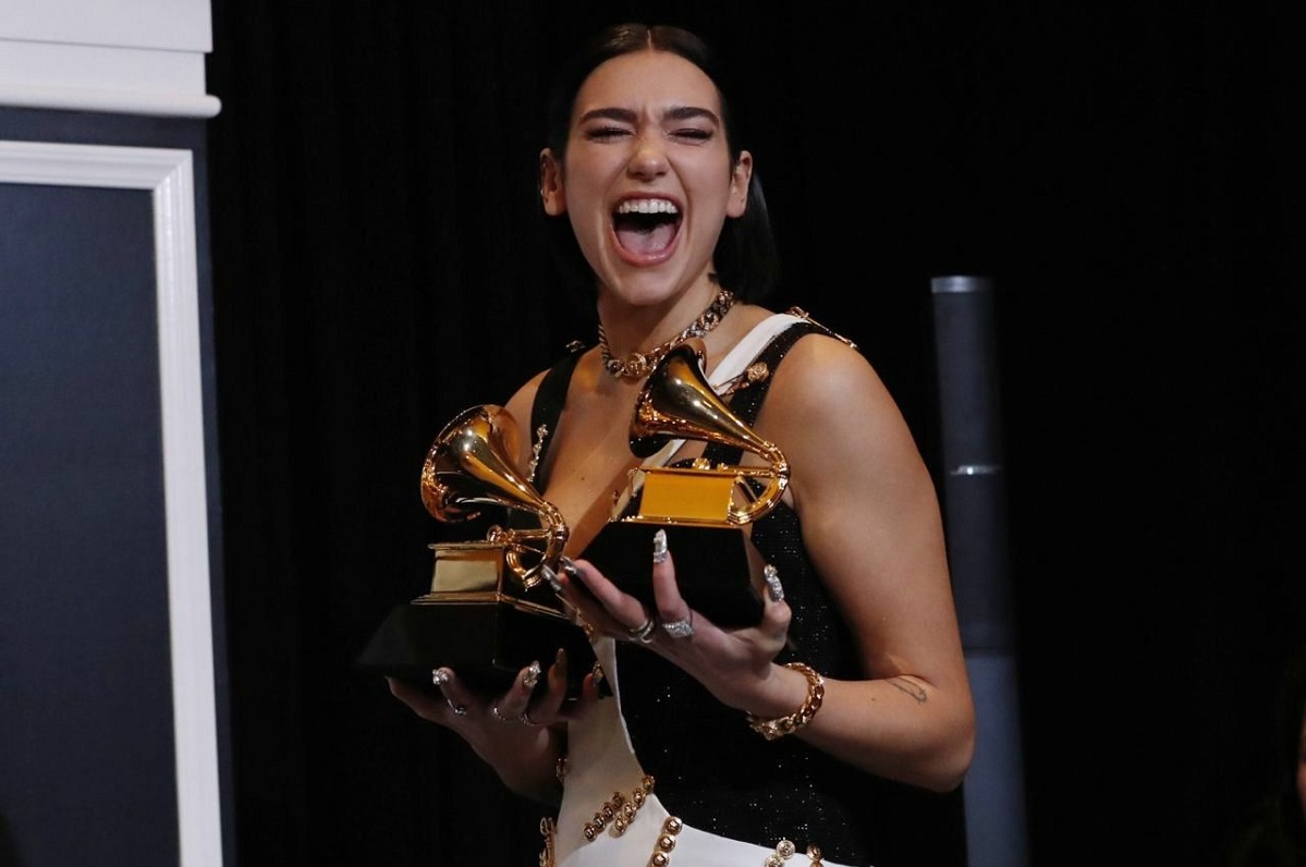 Dua Lipa e mahnitur për gjashtë nominimet në Grammy