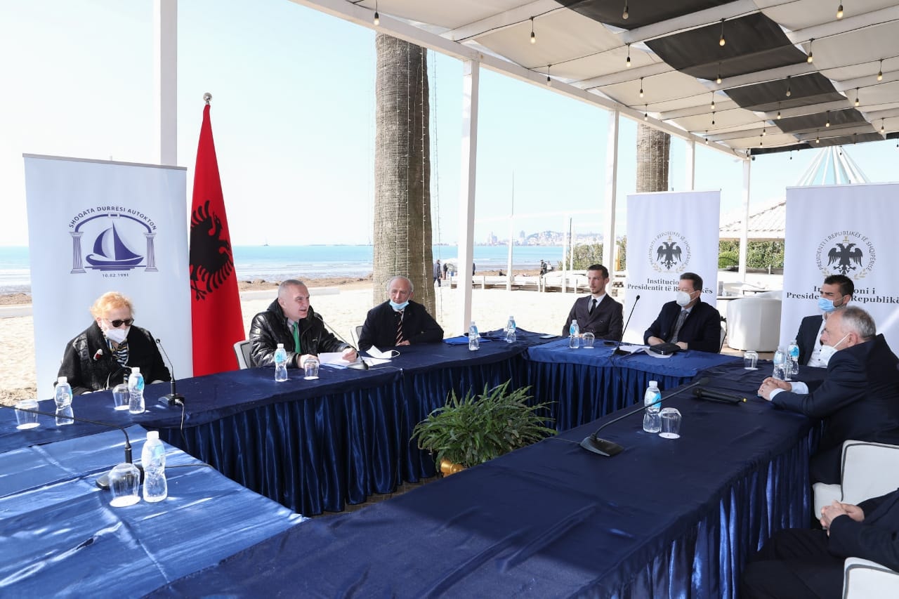 Presidenti Meta takohet me shoqatën “Durrësi Autokton”: Kush prek votën, do marrë përgjigjen e merituar