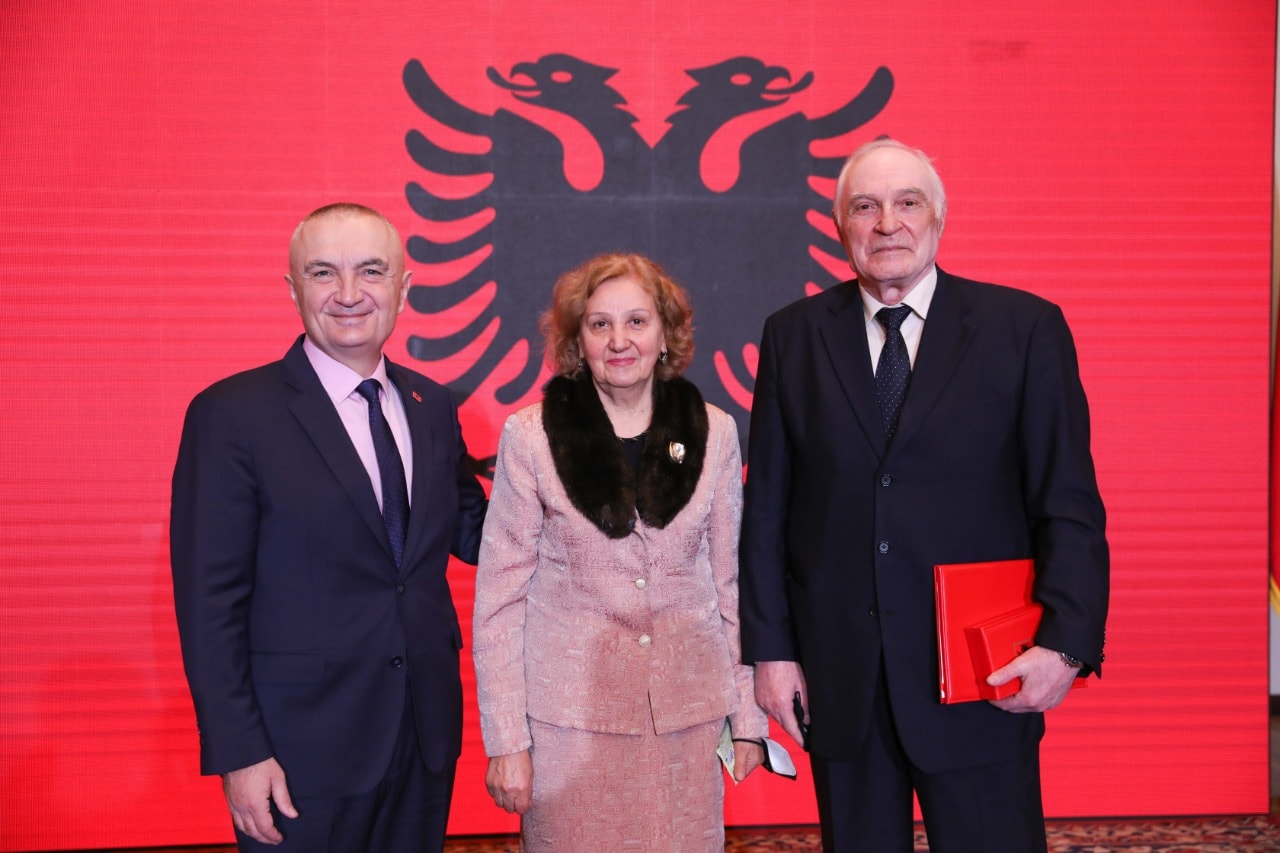 Meta vlerëson me titullin e lartë “Kalorës i Urdhrit të Skënderbeut”, ish-volejbollistin e shquar