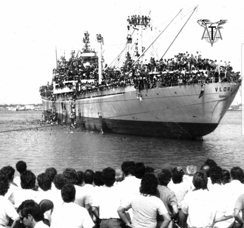 30 vite nga eksodi i madh i shqiptarëve drejt Italisë, deputeti Koka: Një ndër ta isha edhe unë!