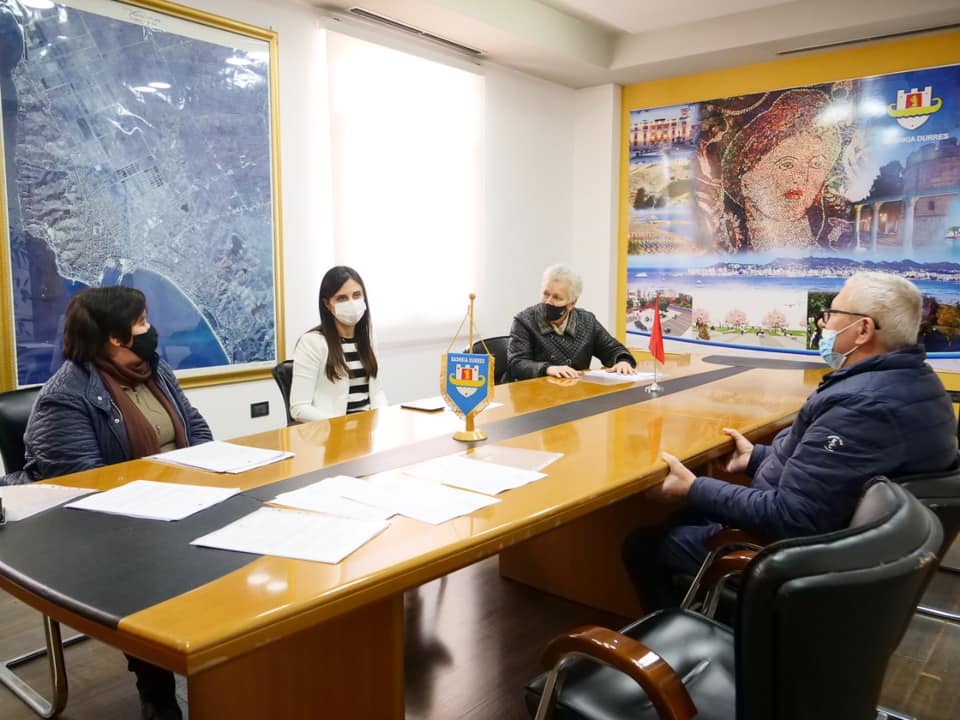 Kryebashkiakja Sako: Nisëm firmosjen e kontratave për familjet që do përfitojnë apartamente në pallatet që po rindërtohen