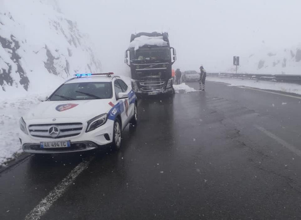 Moti i keq në vend/ Policia apel shoferëve: Bëni kujdes!