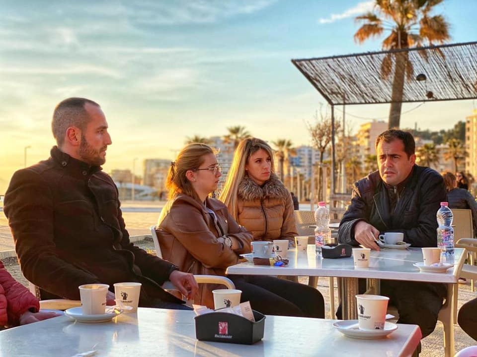 Bylykbashi me të rinjtë e FRPD: Të gjithë bashkë në betejë për ta bërë Durrësin të rijetueshëm