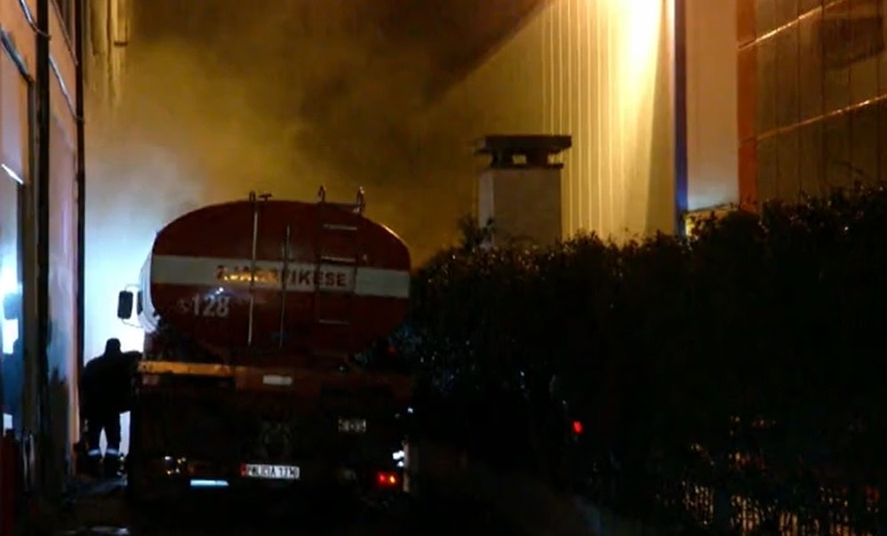 Zjarri në qendrën tregtare, Meta: Institucionet të ndërpresin aktivitetin politik e të marrin përgjegjësitë e tyre