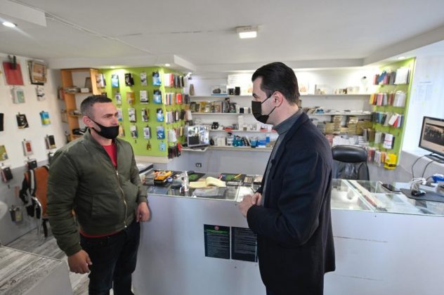 Basha, takime me qytetarë dhe biznese: Pas 25 prillit, PD do të rrisë pagat dhe pensionet