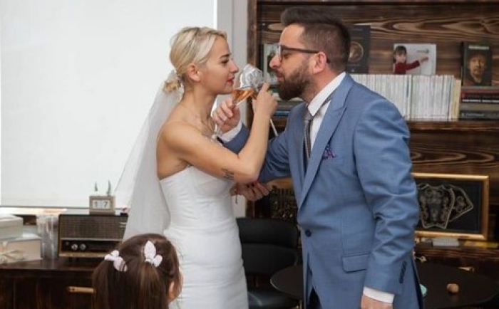 Kryebashkiaku Erion Isai kurorëzon dashurinë në martesë