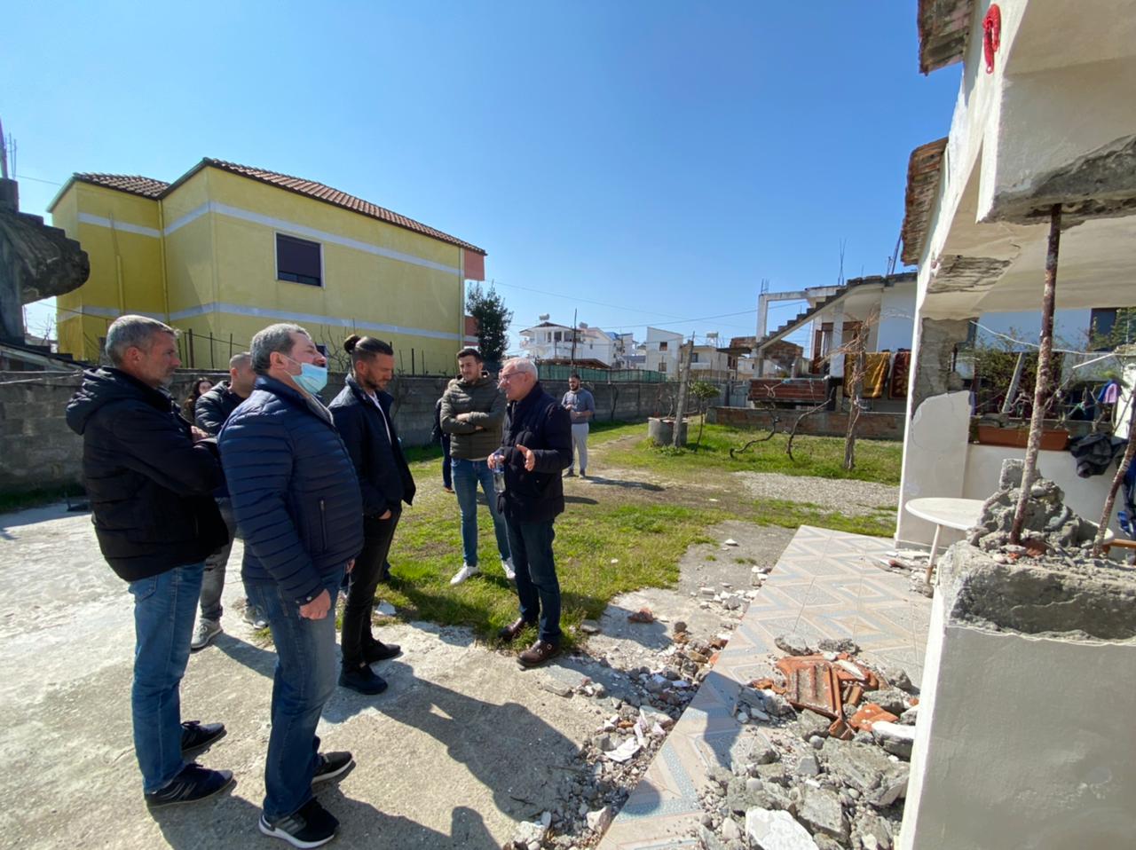 Shtëpia iu dëmtua nga tërmeti, Xhaferaj denoncon rastin e banorit të Durrësit: Bonusi i qirasë iu dha vetëm një herë (VIDEO)