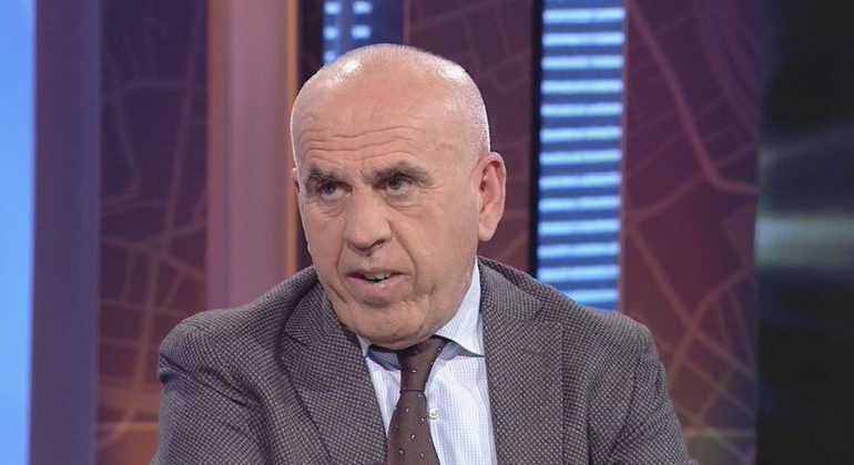 Covid-19 në Shqipëri, Pipero: Të ndalohet udhëtimi jashtë Tirane