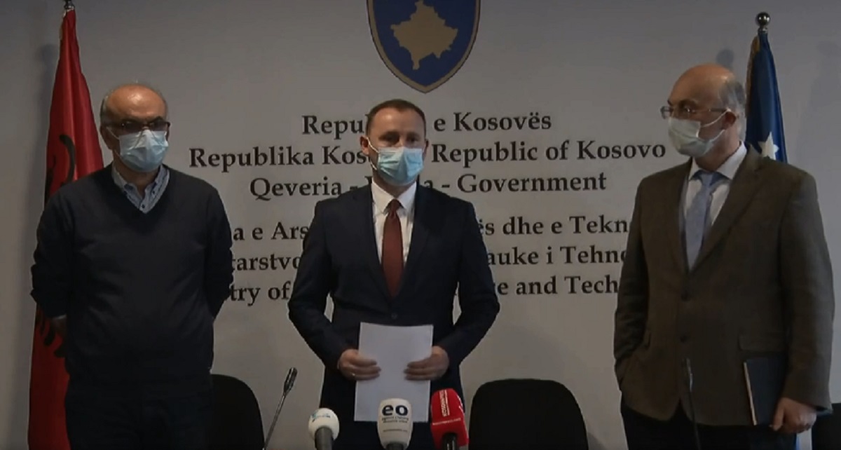 Rriten rastet me Covid, Kosova mund të mbyllë shkollat për një javë