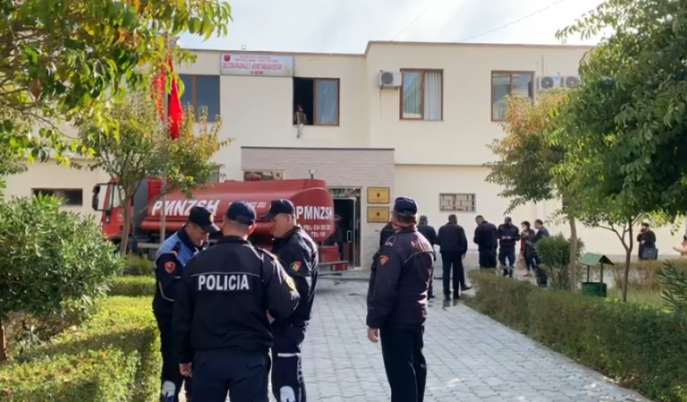 Zjarri tek Drejtoria Arsimore, autori i vuri flakën se nuk e bënë mësues (EMRI)