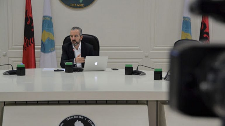 Partitë dorëzuan listat, reagon Celibashi: Po verifikohen kandidatët