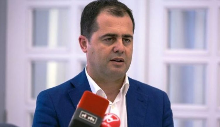 Bylykbashi paralajmëron debatin e radhës për votimin: Doshi me damkë! Tusha? Dëbim për emigracion