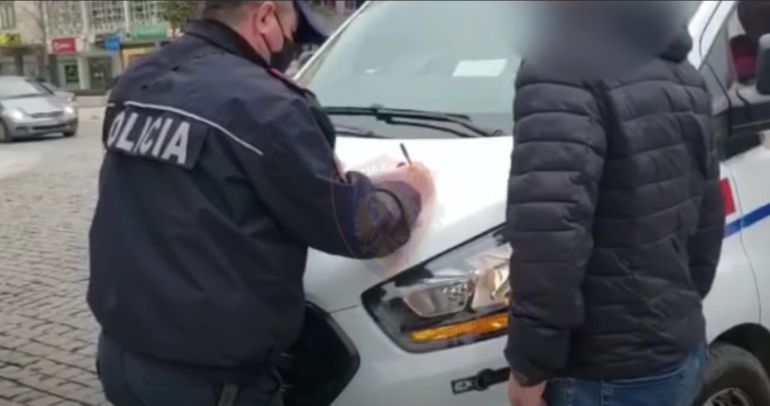 Gjobiten 791 qytetarë, u kapën pa maska mbrojtëse ndaj COVID-19 (VIDEO)