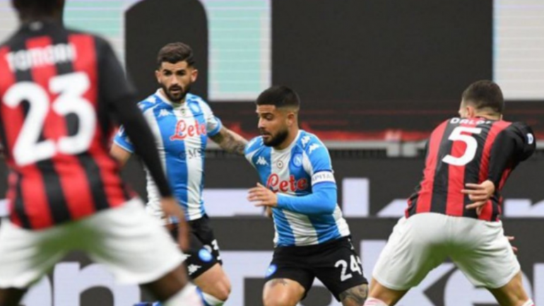 Napoli ndëshkon Milanin, rrezikon Champions League