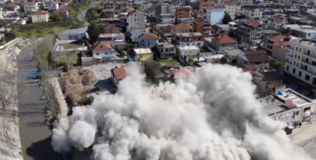 IKMT hedh në erë pallatin 7 katësh, u përdorën 10 kg eksploziv (VIDEO)