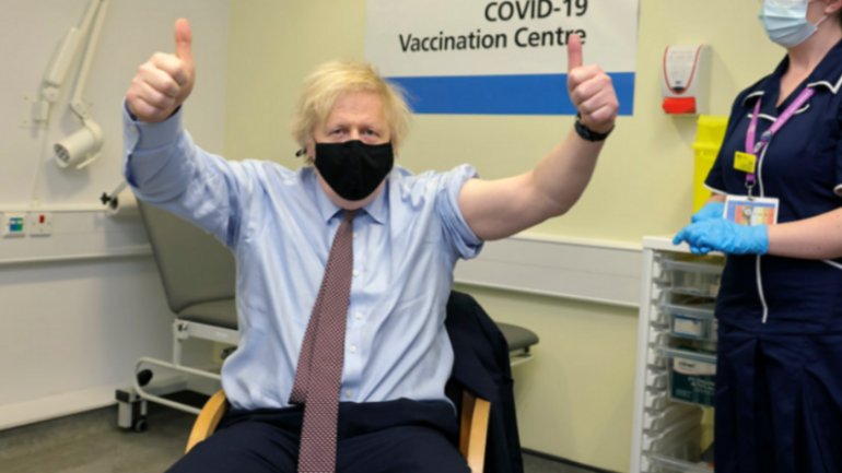 Kryeministri britanik merr dozën e parë të vaksinës AstraZeneca