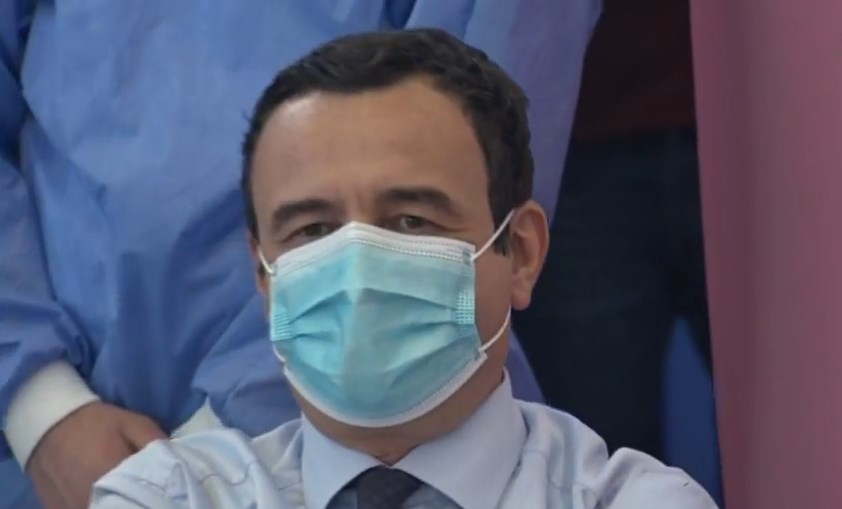 Nis vaksinimi ndaj COVID-19 në Kosovë, Kurti merr dozën e parë të AstraZeneca-s