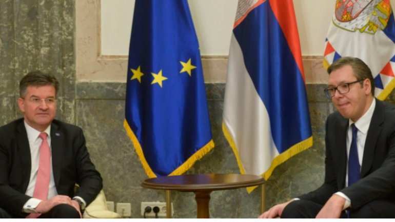 Vuçiç pas takimit me Lajçakun: Serbia, gati për dialog