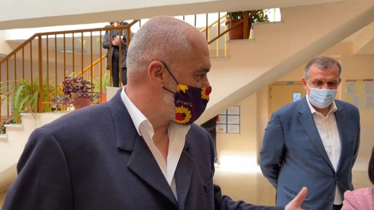 Rama siguron mësuesit: Mos kini asnjë shqetësim për AstraZeneca-n, vendet që e pezulluan do e rifillojnë