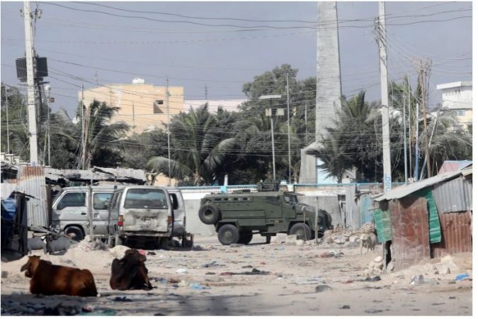 Shpërthen makina-bombë në Somali, së paku 20 të vrarë