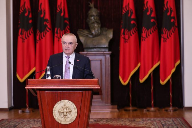 Ndërroi jetë nga Covid, Meta i akordon Dekoratën “Nderi i Kombit” gjeneral Ndriçim Sallakut