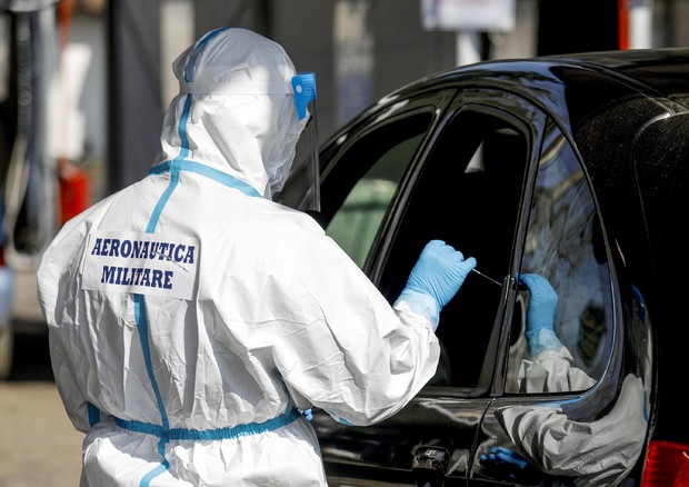 Covid-19 në Itali, mbi 26 mijë raste të reja dhe 317 humbje jete