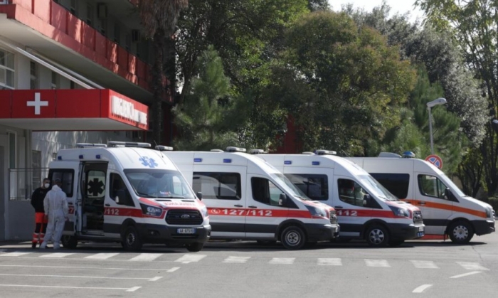 Ulen testimet e rastet e reja me Covid dhe 15 humbje jete, 2 viktima nga Durrësi