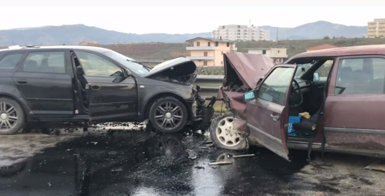 Rëndohet bilanci i aksidentit tragjik, shkon në tre numri i viktimave