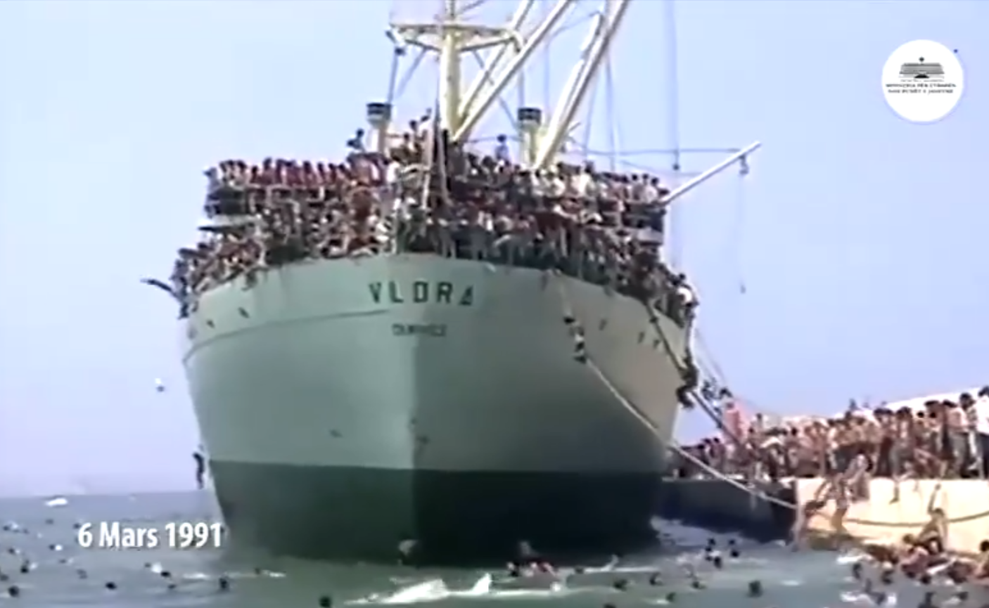 Pamjet që tronditën botën/ Xhaçka kujton eksodin e shqiptarëve drejt Italisë: Shumëçka ka ndryshuar nga ajo kohë