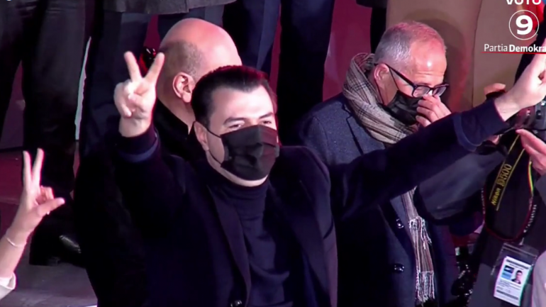 Çel fushatën, Basha: 31 ditë larg, luftojmë kundër një grushti njerëzish