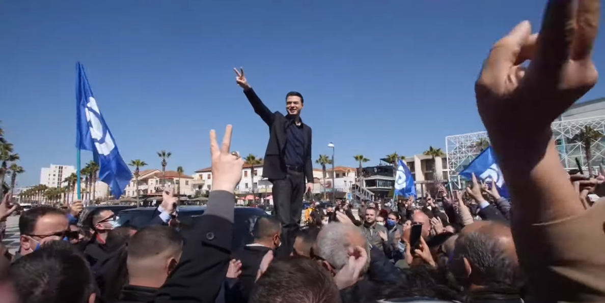 Policia procedon 24 persona, pritja madhështore e kryedemokratit Basha