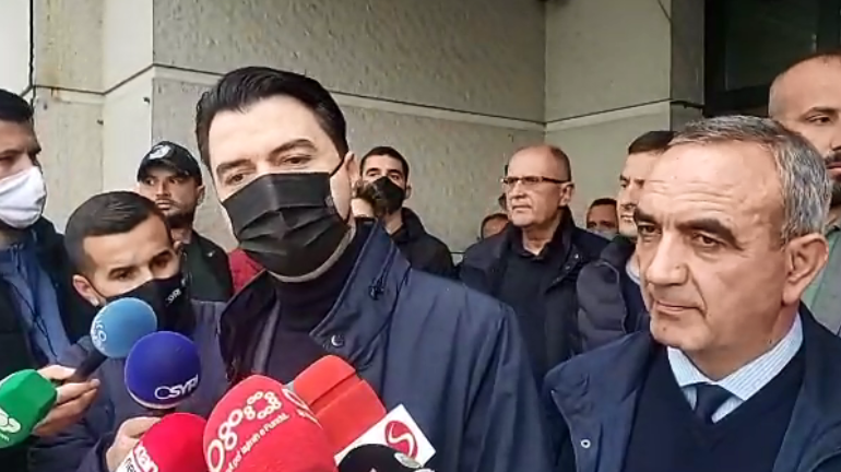 Basha pas vizitës në zyrën e FRD: Humbësi bëhet i rrezikshëm ditët e fundit
