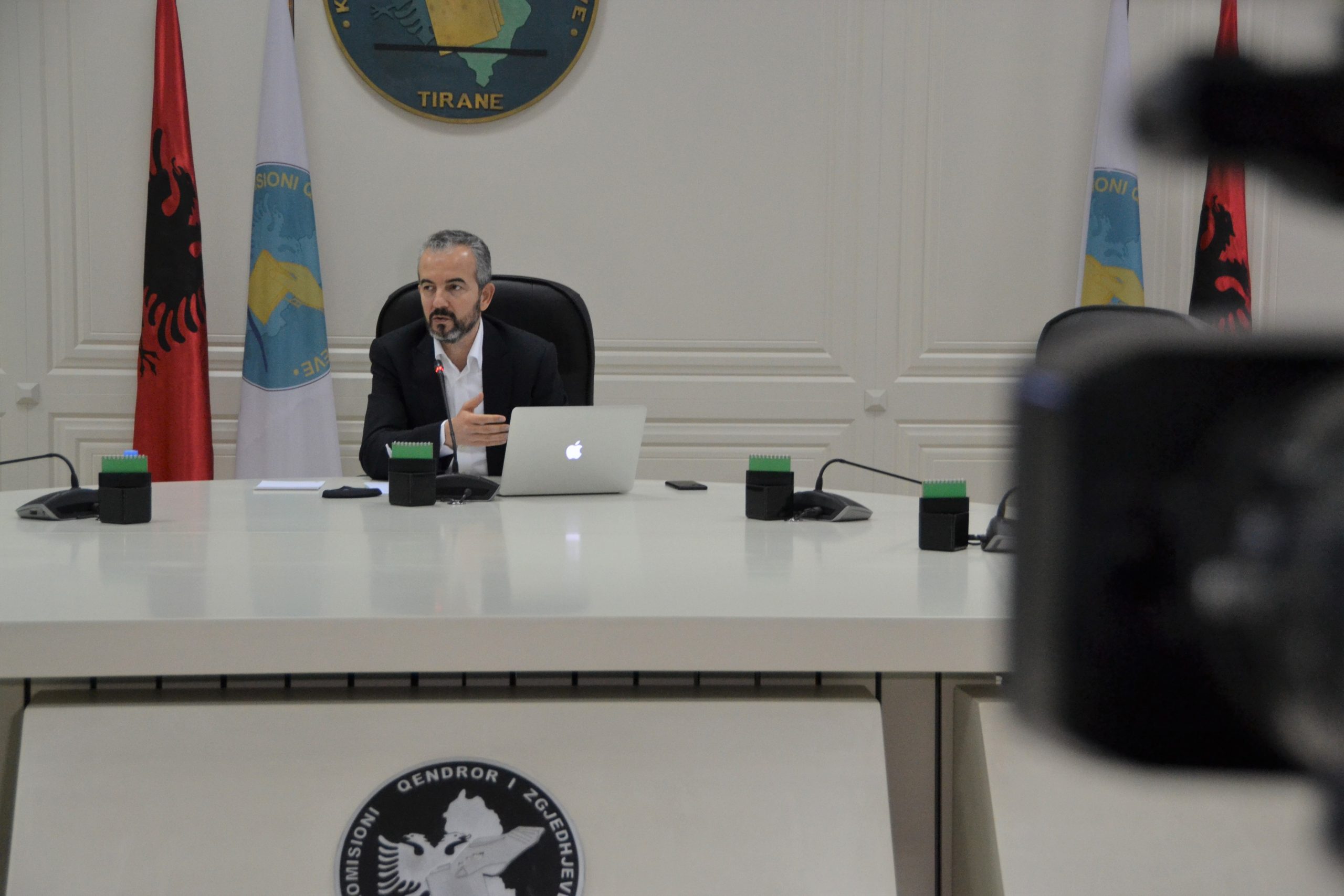 PD dorëzon listat e reja në KQZ, ja ndryshimet që pëson lista e Durrësit