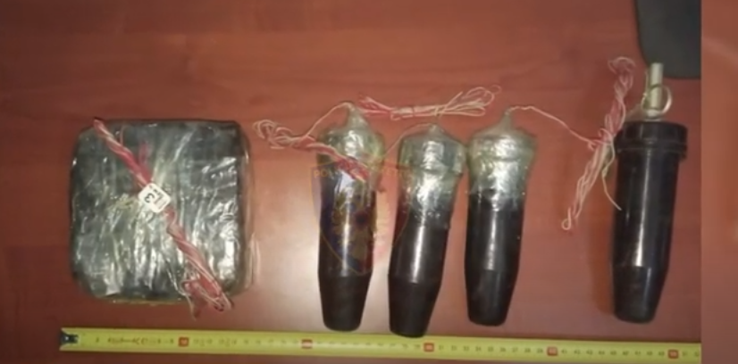 Policia e Durrësit sekuestron 4 mina me telekomandë, 2 në pranga, do t’i shisnin deri në 3 mijë euro