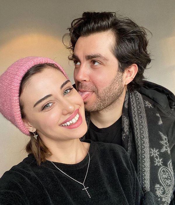 Vlashenti dhe Dojna nisin bashkëjetesën, këngëtari: Po mendojmë të bëjmë një “beb” tonin