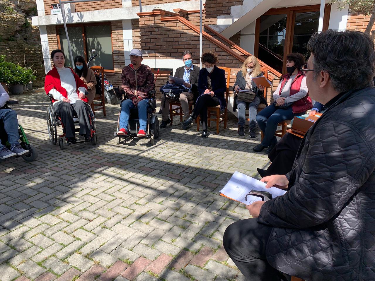 Paloka takohet me shoqatat e invalidëve në Durrës: Aksesueshmëria dhe integrimi i këtyre kategorive është inekzistent