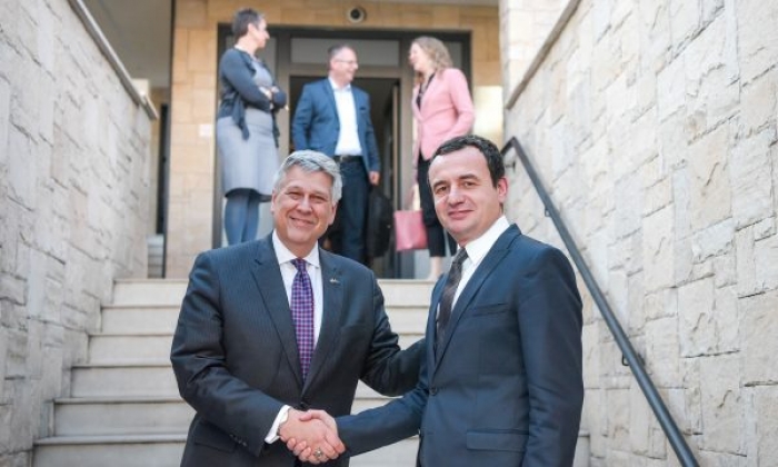 Ambasadori amerikan takon Kurtin: SHBA e përkushtuar që qeveria e ardhshme të jetë e suksesshme