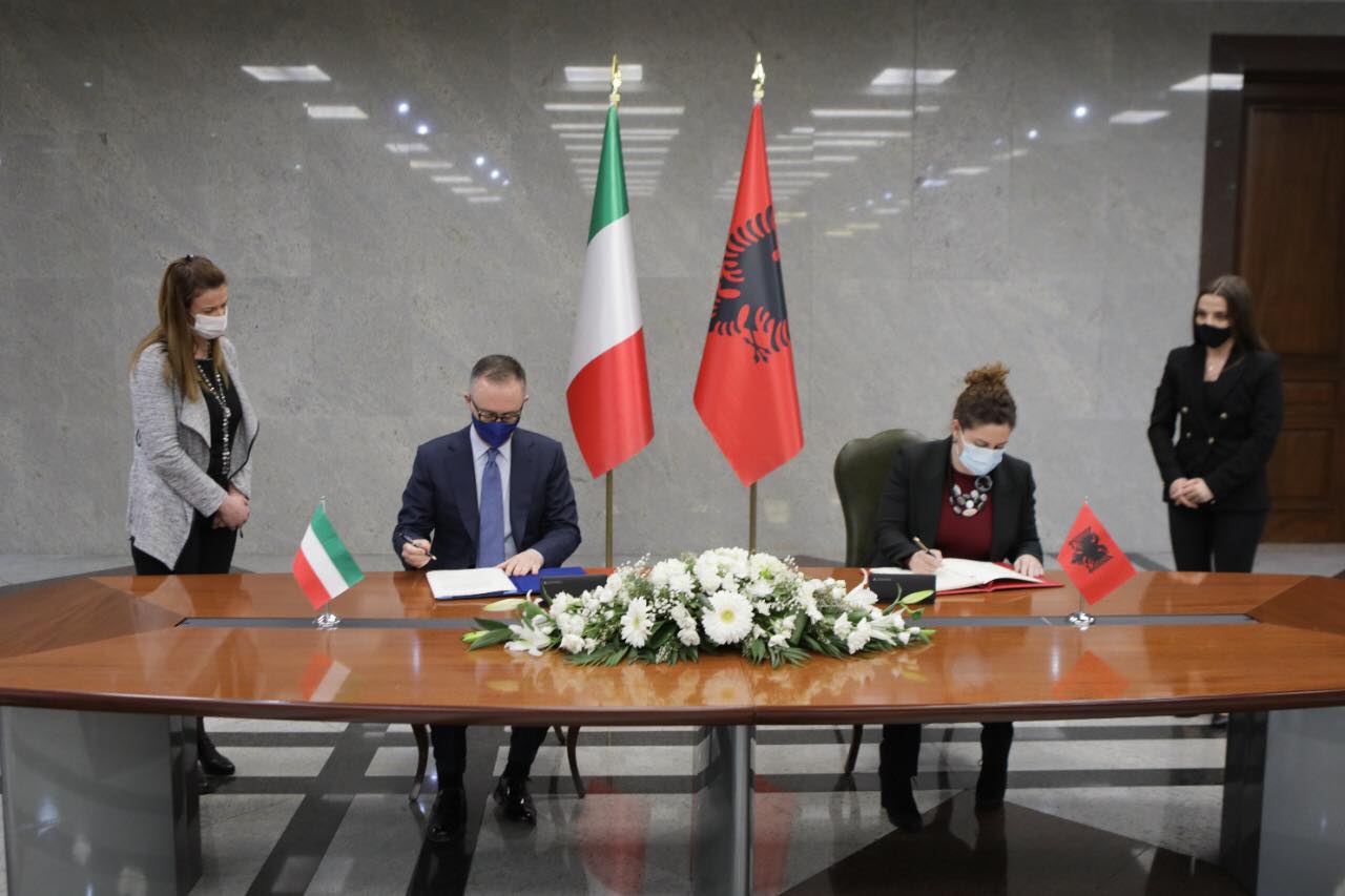 Firmoset marrëveshja e njohjes së patentave shqiptare në Itali, Rama: Them atë që bëj dhe bëj atë që them