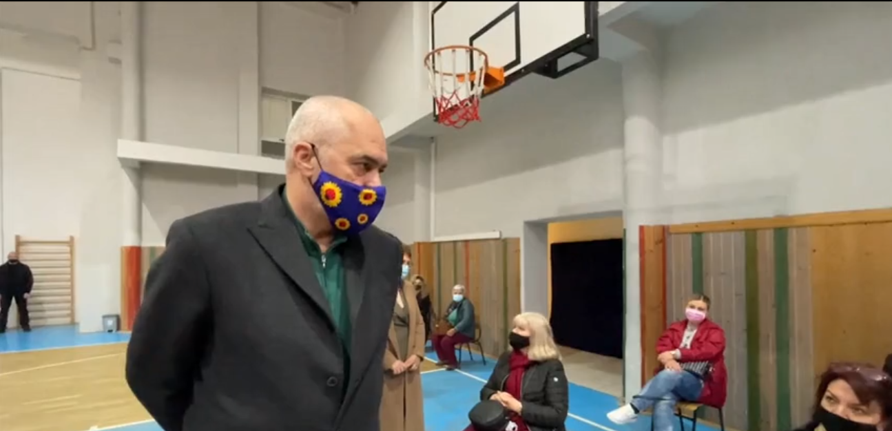 Rama bën me dije: Pas nisjes së vaksinimit të mësuesve dhe pedagogëve do të vijohet me policinë dhe ushtrinë