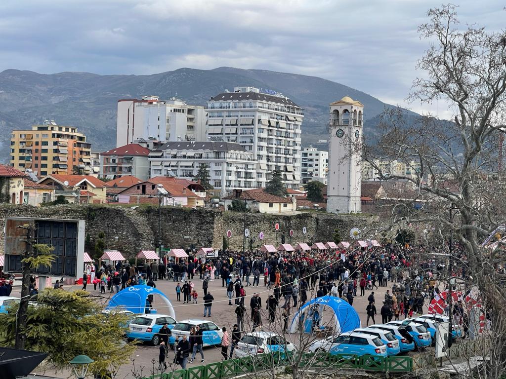 Thirrjet “Rama ik”, vjen reagimi i kryeministrit: Dukeshin si 100 kopje të Ilir Metës (VIDEO)