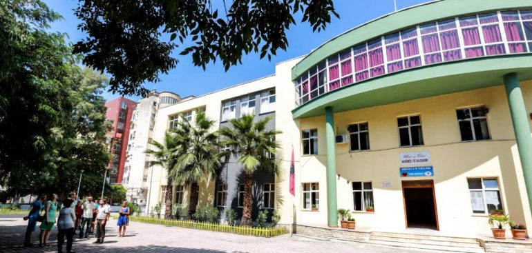 DPAP: Maturantët nga e enjtja rikthehen në shkolla, janë marrë të gjitha masat e nevojshme